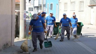 Edremitte detaylı mahalle temizliği sürüyor