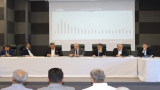 Elazığ protokolü muhtarla bir araya geldi