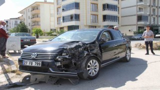 Elazığda pikap ile otomobil çarpıştı: 4 yaralı