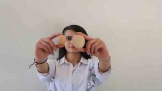 Elazığda tavuğun yaptığı mini yumurta şaşırttı