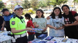 Emniyet birimlerinin çalışmaları çocuklara tanıtıldı