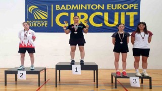 Erzincanlı badmintoncular Bulgaristanda Türkiyenin gururu oldu