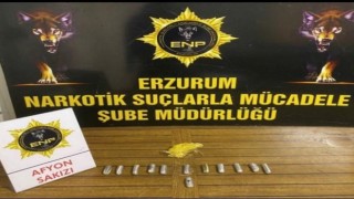 Erzurumda yabancı uyruklu kadın 716 gram uyuşturucuyla yakalandı