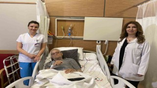 Eşinin huzurevine bıraktığı yaşlı adam kalçasını kırdı, Alman hastaya hastane sahip çıktı