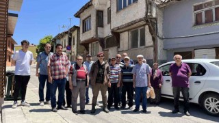 Eskişehir Büyükşehir Belediyesinin yıkmak istediği tarihi evler için mahalleli isyan etti