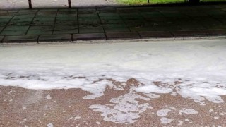 Eskişehirde yolları su bastı, sürücüler zor anlar yaşadı