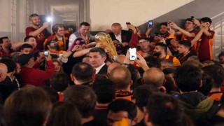 Galatasaray şampiyonluğu Cemiyette kutladı