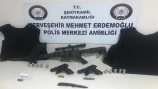 Gaziantepte bir araçta çelik yelek bulundu