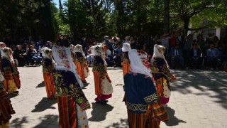 Gedizde Halk Eğitim Merkezinin yıl sonu sergisi açıldı