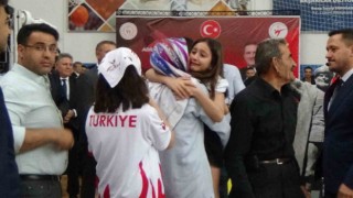 Gençler Tekvando Türkiye Şampiyonası duygusal anlarla başladı