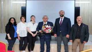 Gençlere tecrübelerini anlattı