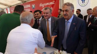 Gençlik ve Spor Bakanı Osman Aşkın Bak Rizede bayramlaşma törenine katıldı