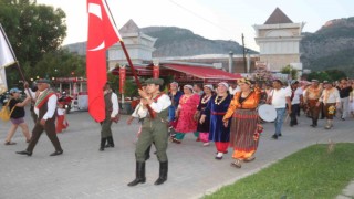Göcekte yayla göçü renkli görüntülerle başladı