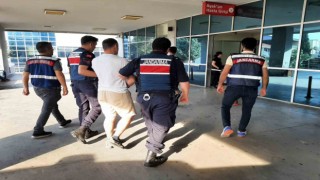 Göçmen kaçakçılarına İzmir merkezli operasyon: 17 gözaltı