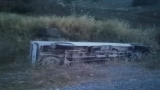 Gölbaşı ilçesinde minibüs takla attı: 1 yaralı