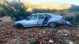 Gölbaşında otomobil yoldan çıkarak devrildi: 5 yaralı