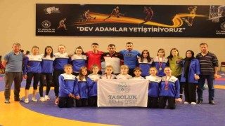 Güreşçi kızların milli takım başarısı
