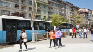 Hakkari Belediyesi YKS adalarını ücretsiz taşıdı