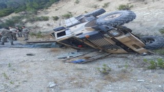 Hatay'da devrilen askeri araçtaki 4 asker yaralandı