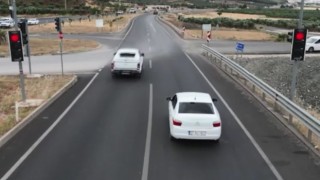 Havadan trafik denetiminde şaşırtan görüntü: Sadece 3 araç kırmızı ışıkta durdu