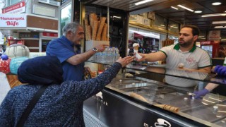 Havaların ısınmasıyla dondurma tezgahları renklendi