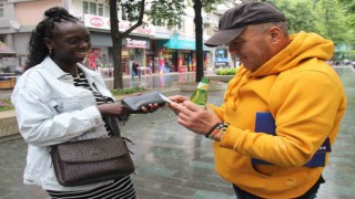 Her gören Afrikalı zannediyor, gerçeği öğrenince şaşkına dönüyor