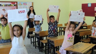 Heyelan Sonucu Hayatını Kaybeden Öğretmenlerin Okullarında Karneler Dağıtıldı