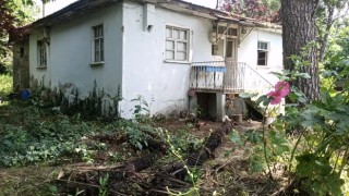 Hırsızlar bağ evine dadandı: Önce antika tüfek, şimdi de televizyon çalındı