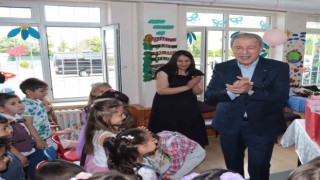 Hulusi Akardan öğrencilere: “Okuyacaksınız ve ülkemize, memleketimize yararlı insanlar olacaksınız”