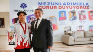 İhlas Koleji öğrencisi Turhan Ayhan Aydeniz, Türkiye şampiyonu