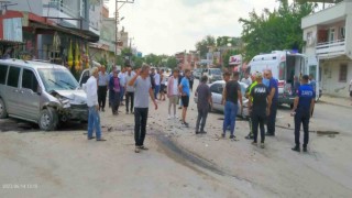 İki araç kafa kafaya çarpıştı: 4 yaralı