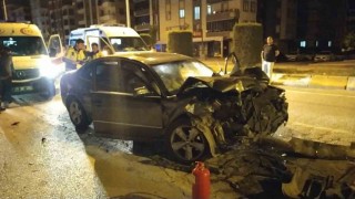 İki otomobil çarpıştı: 3 yaralı