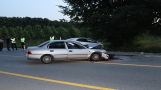 İki otomobil kafa kafaya çarpıştı: 4 yaralı