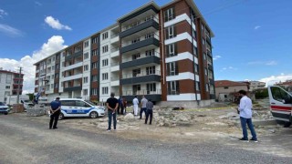 İnşaatın 4. katından düşen bekçi hayatını kaybetti