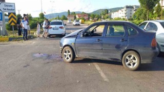 Işık ihlalinin olduğu kazada hamile kadın yaralandı