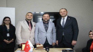 İsmail Akgül milletvekili olunca Yeşilayda boşalan başkanlık koltuğuna Bayram Erden seçildi