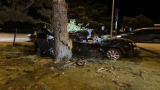 Ispartada 2 kişinin ağır yaralandığı kazada sürücü hayatını kaybetti