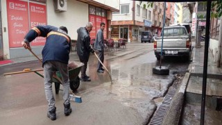 İspirde altyapı çöktü, iş yerlerini su bastı