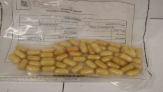 İstanbul Havalimanında kurye yolcunun midesinden 640 gram kokain çıktı