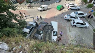 İstanbulda feci kaza: Araç kullanmayı öğrenirken, pedalları karıştırdı 10 metreden aşağıya uçtu