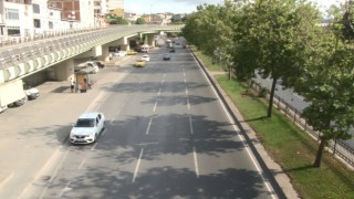 İstanbulda haftanın ilk günü yollar boş kaldı