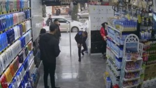 İstanbulda silahlı saldırı kamerada: Yanlış adamı vurmuş