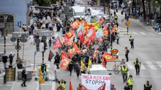 İsveçte terör örgütü destekçileri yeni terör yasasını protesto etti