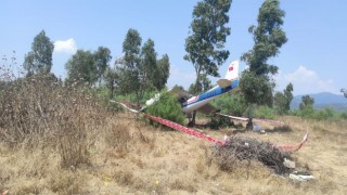 İzmir Selçukta özel bir uçak araziye düştü