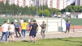 İzmirde amatör maçta taraftarlar birbirine girdi