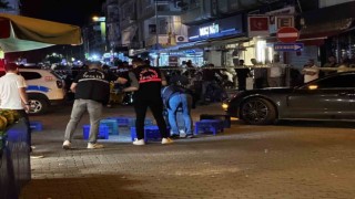 İzmirde polisin silahla yaralandığı olayla ilgili 2 gözaltı