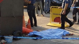 İzmirde sır cinayet: Boğazından bıçaklanan genç öldü