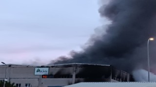 İzmirde yağ fabrikasında korkutan yangın