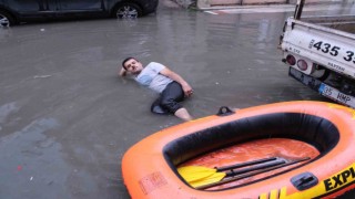 İzmirdeki su baskınlarında aynı manzaraların yaşanması siyasetin de gündeminde