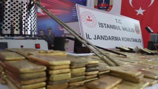 Jandarmanın operasyonunda ele geçirilen 300 kilogram sahte külçe altın sergilendi